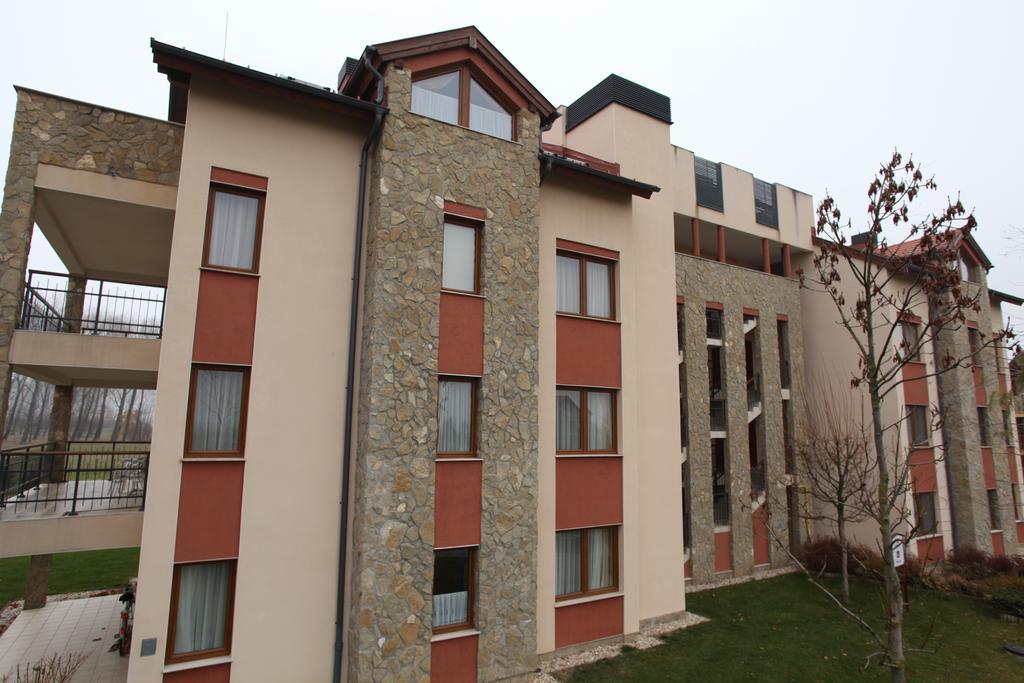Birdland Villapark Golf View Bük Exterior foto